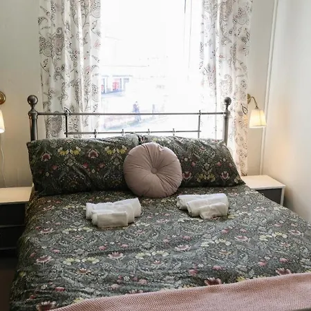 Southend By Birch 펜션 *